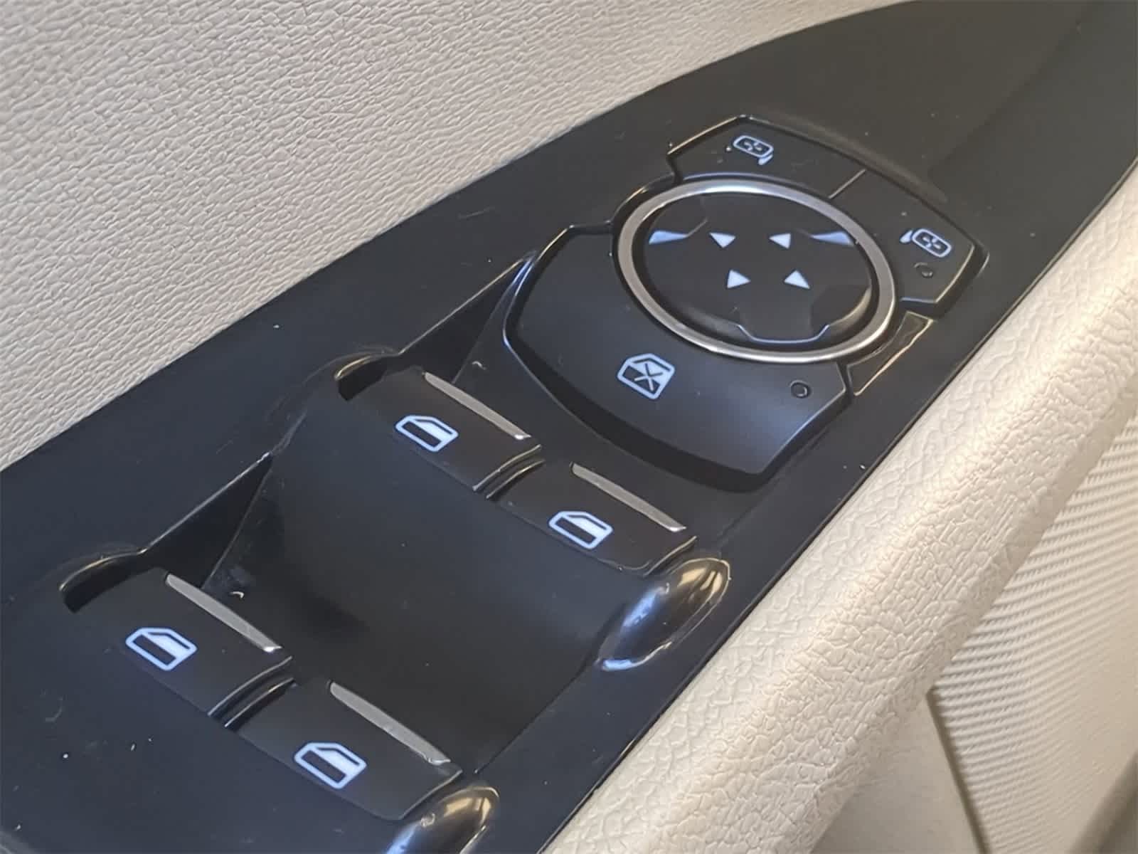 Thumbnail: 2013 Ford Fusion - 23