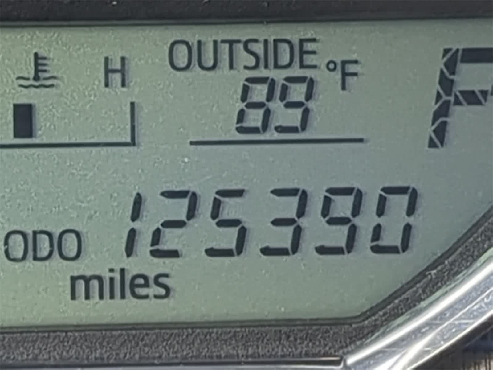 Thumbnail: 2015 Toyota RAV4 - 25