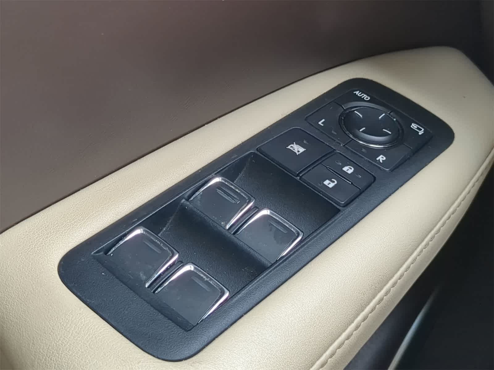 Thumbnail: 2017 Lexus RX - 24