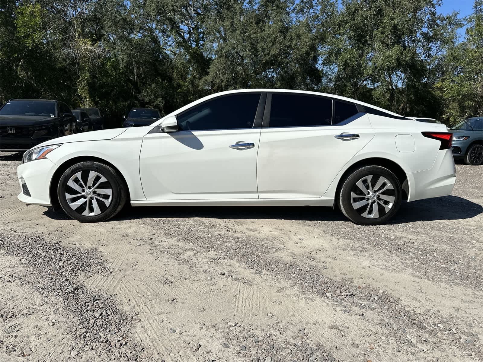 Thumbnail: 2020 Nissan Altima - 3