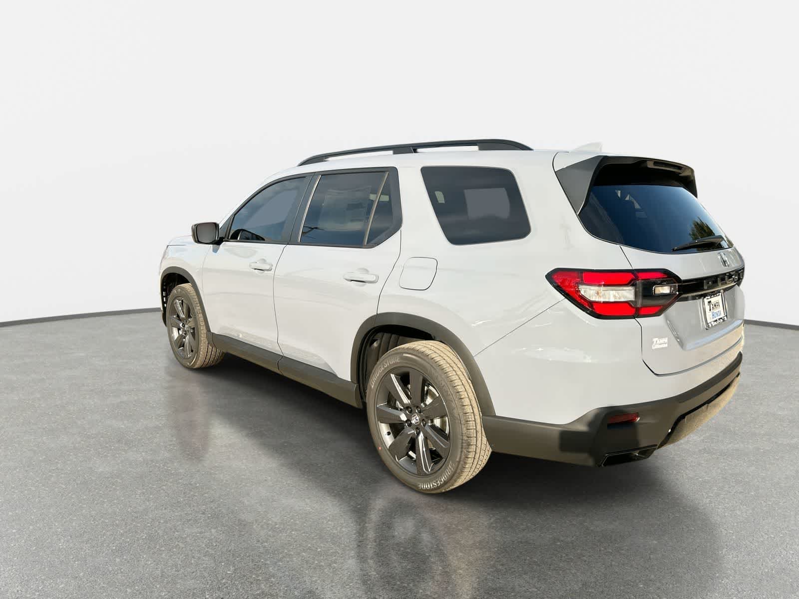 Thumbnail: 2026 Honda Pilot - 6