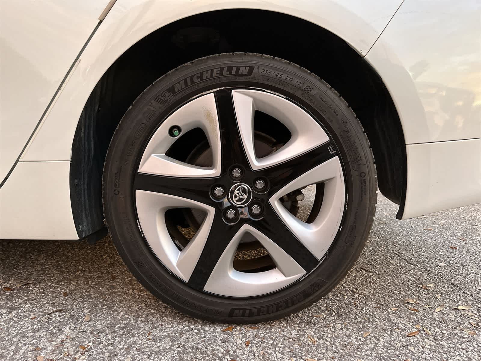 Thumbnail: 2016 Toyota Prius - 8