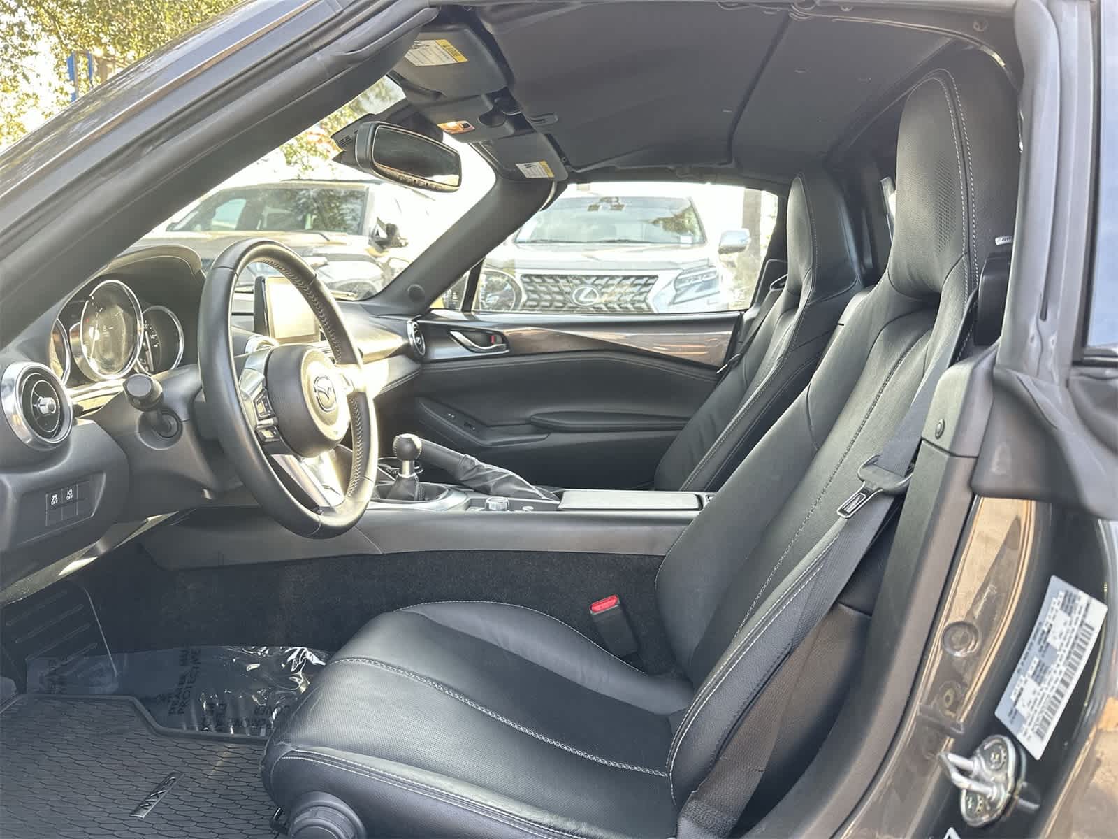 Thumbnail: 2022 Mazda MX-5 Miata - 5