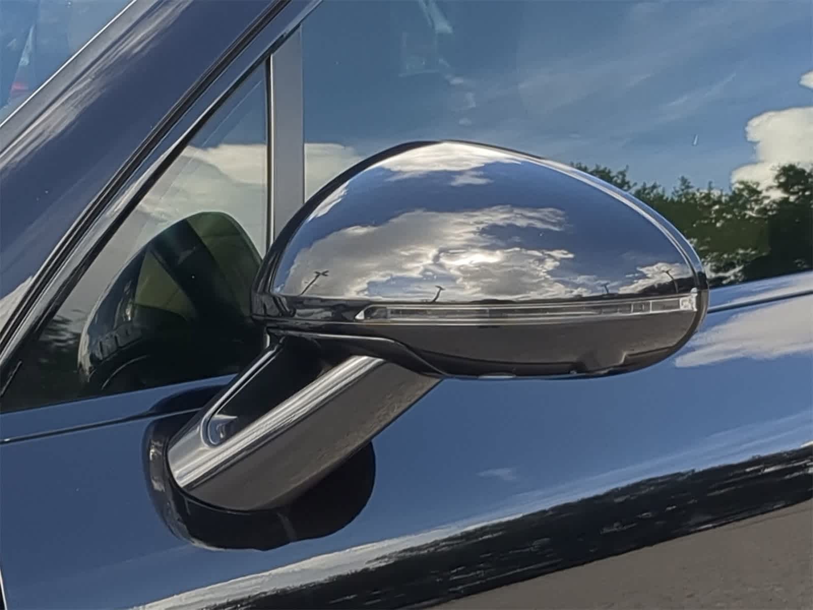 Thumbnail: 2020 Porsche Macan - 12