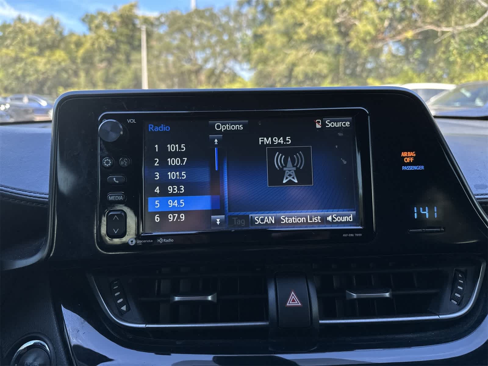 Thumbnail: 2018 Toyota C-HR - 4