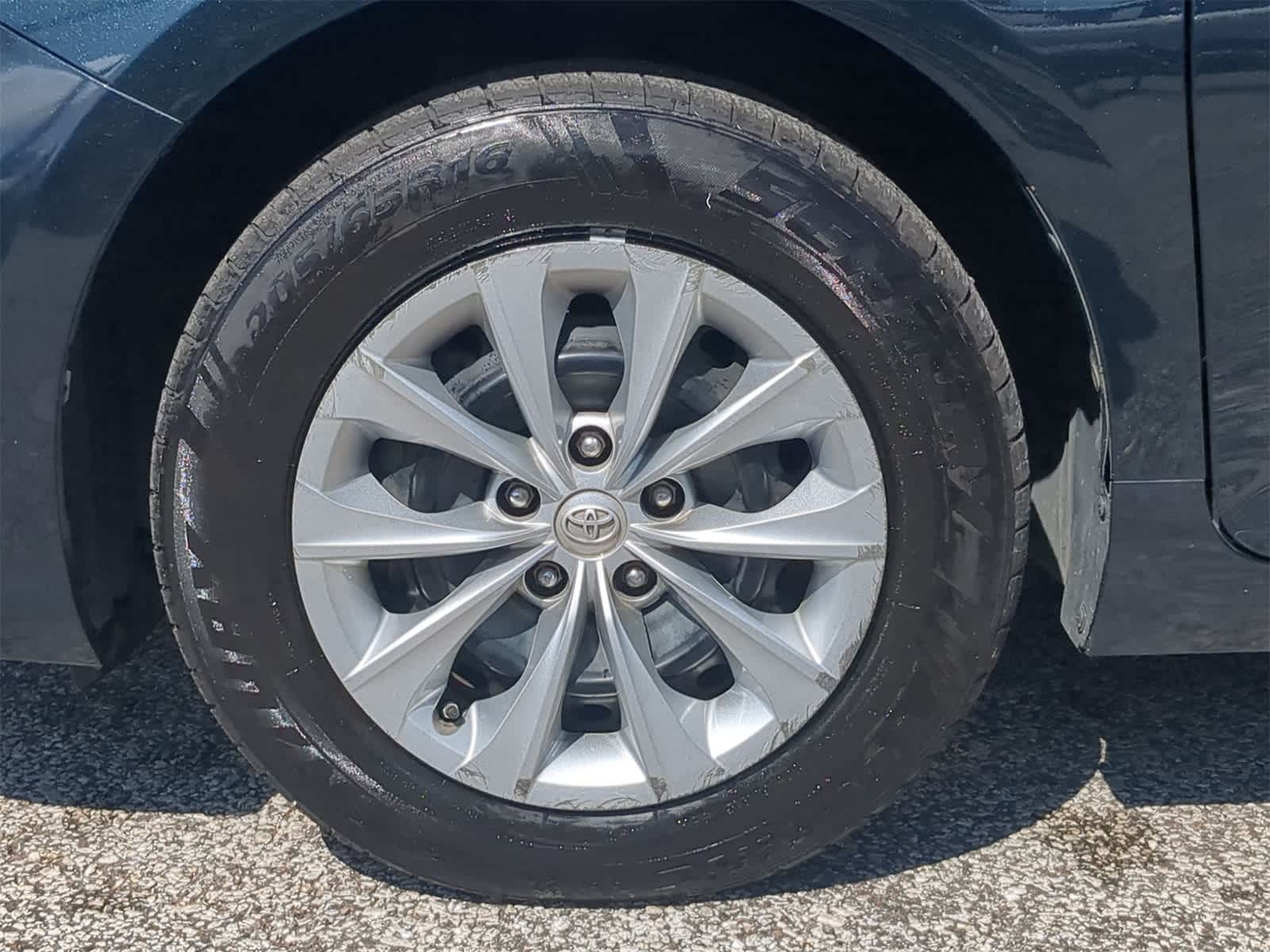 2017 Toyota Camry LE 11