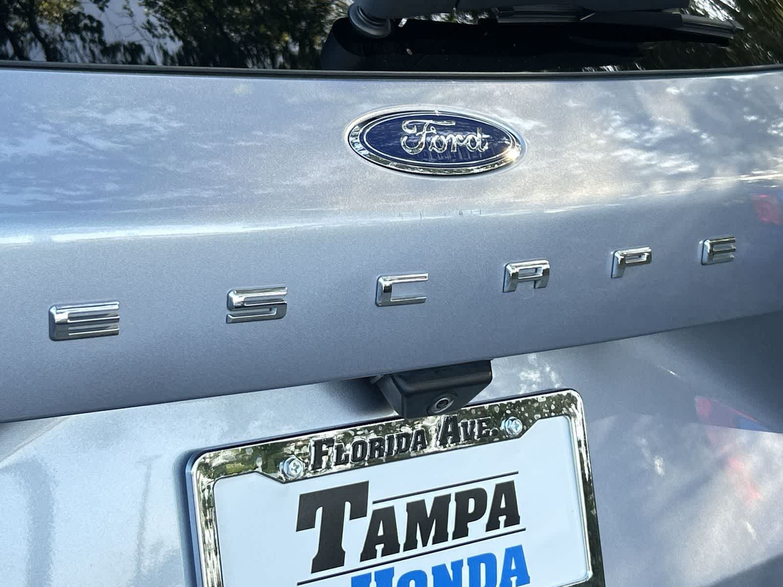 Thumbnail: 2022 Ford Escape - 8