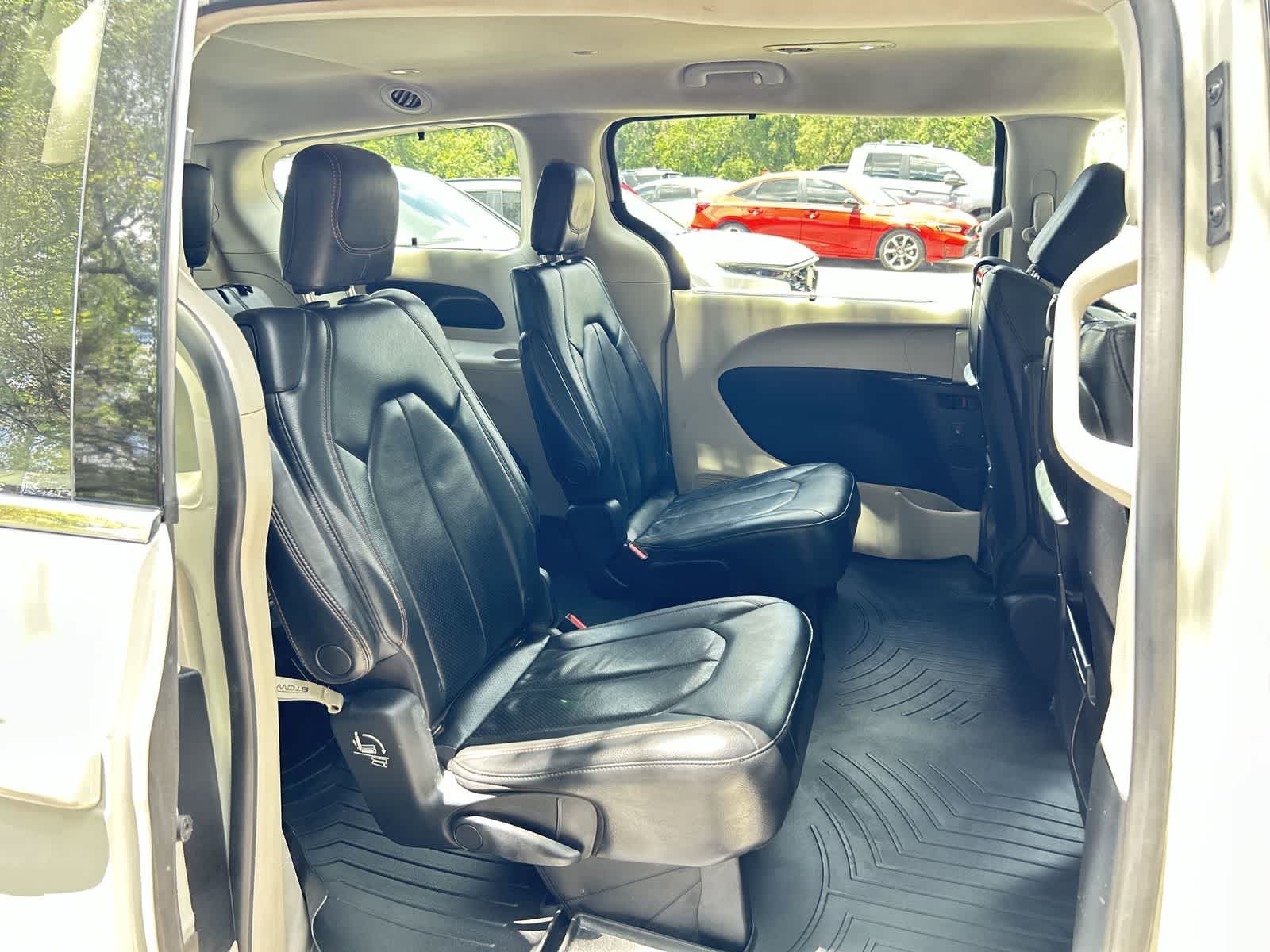 Thumbnail: 2020 Chrysler Pacifica - 13