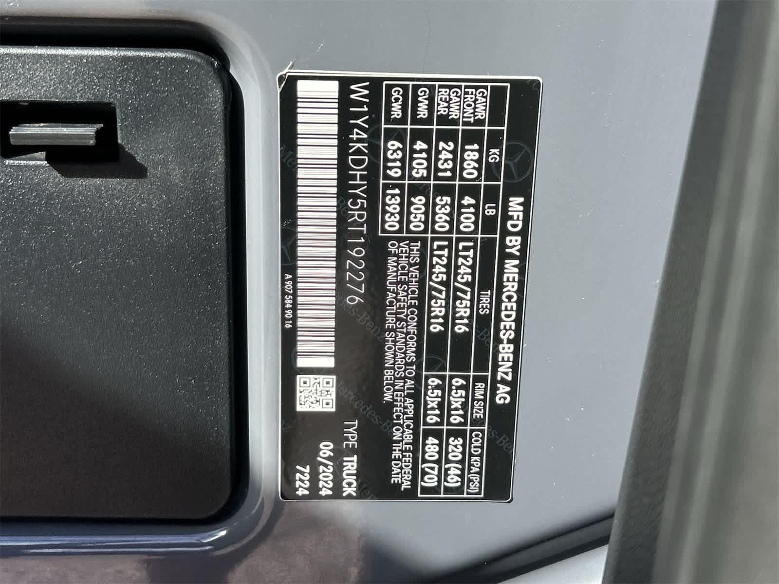 Thumbnail: 2024 Mercedes-Benz Sprinter - 21