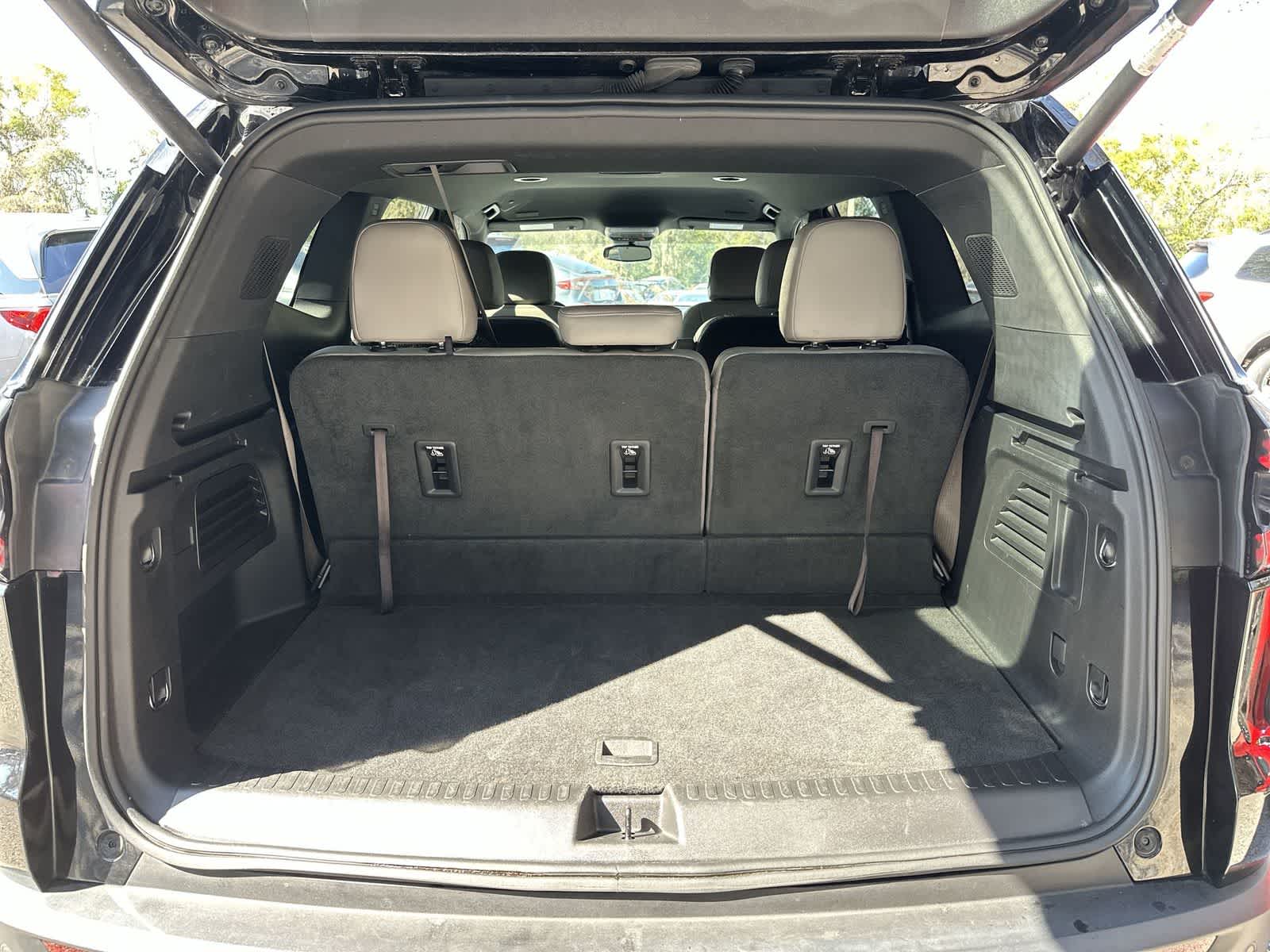 Thumbnail: 2024 GMC Acadia - 18