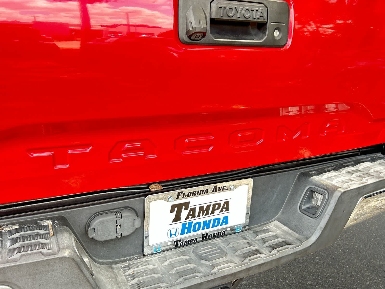 Thumbnail: 2018 Toyota Tacoma - 8