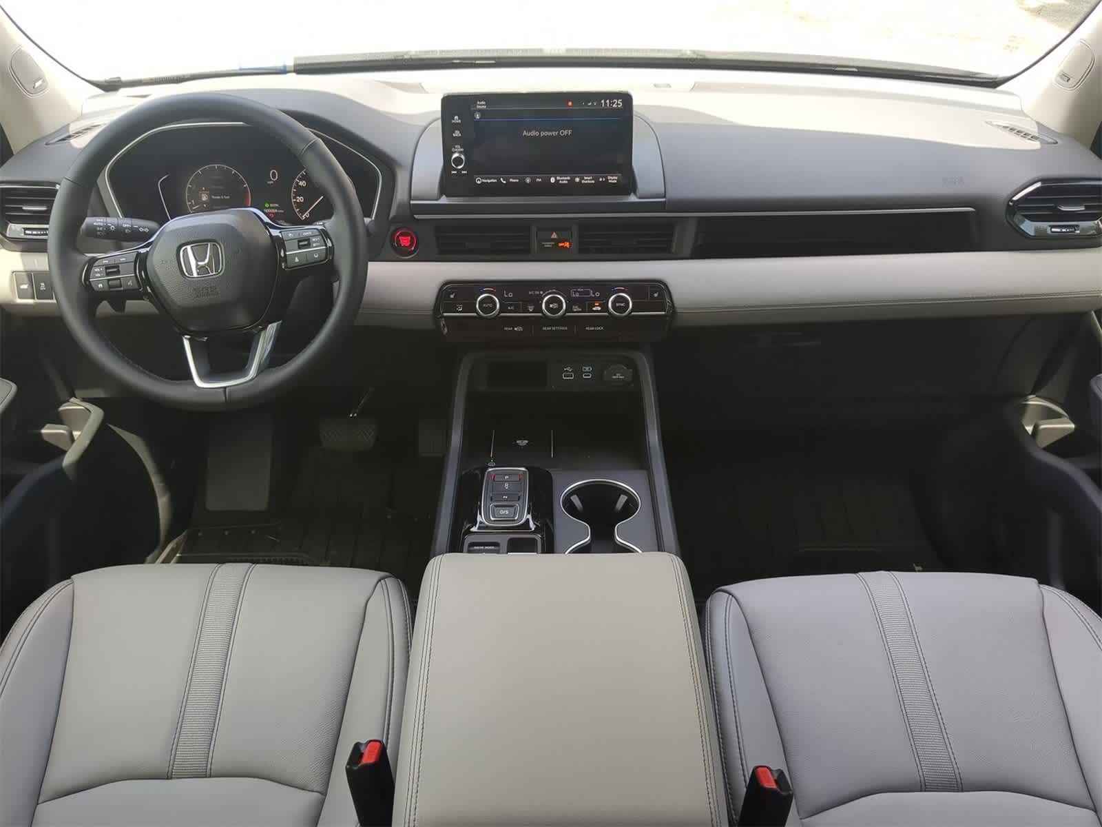 2025 Honda Pilot Touring 14