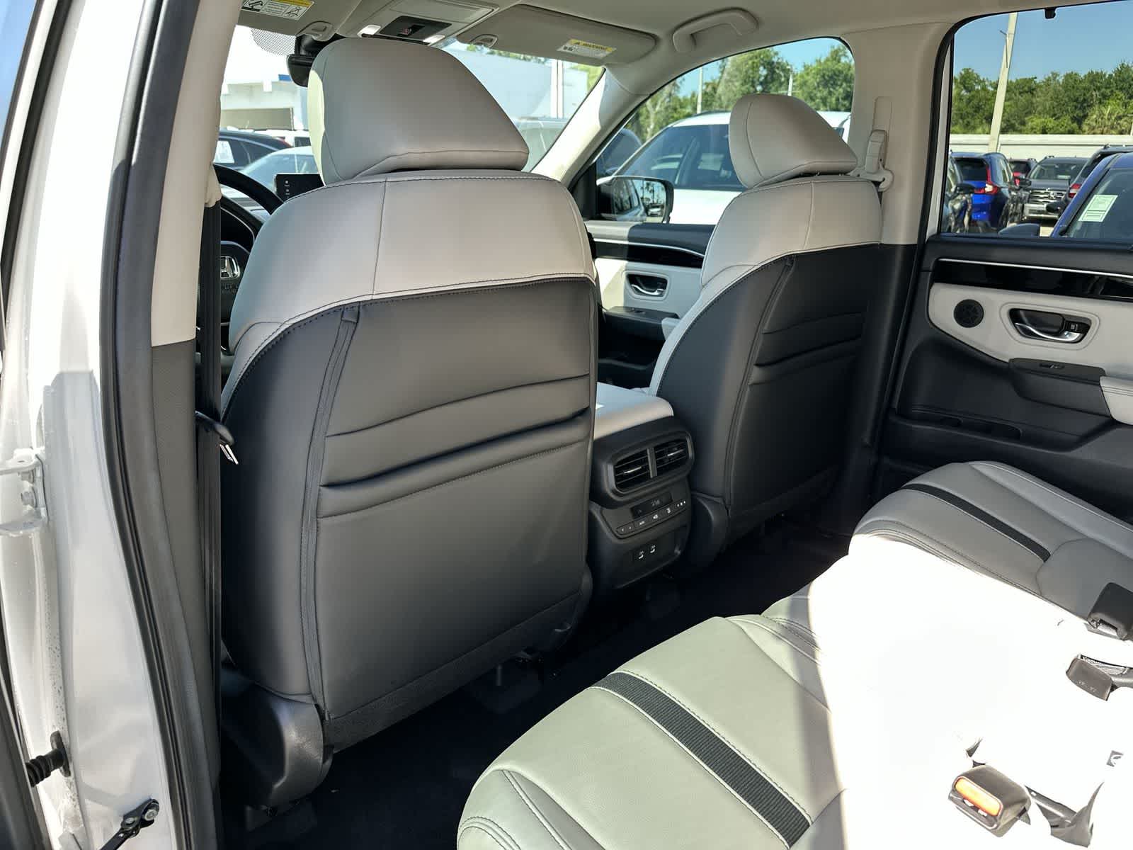 Thumbnail: 2026 Honda Pilot - 12