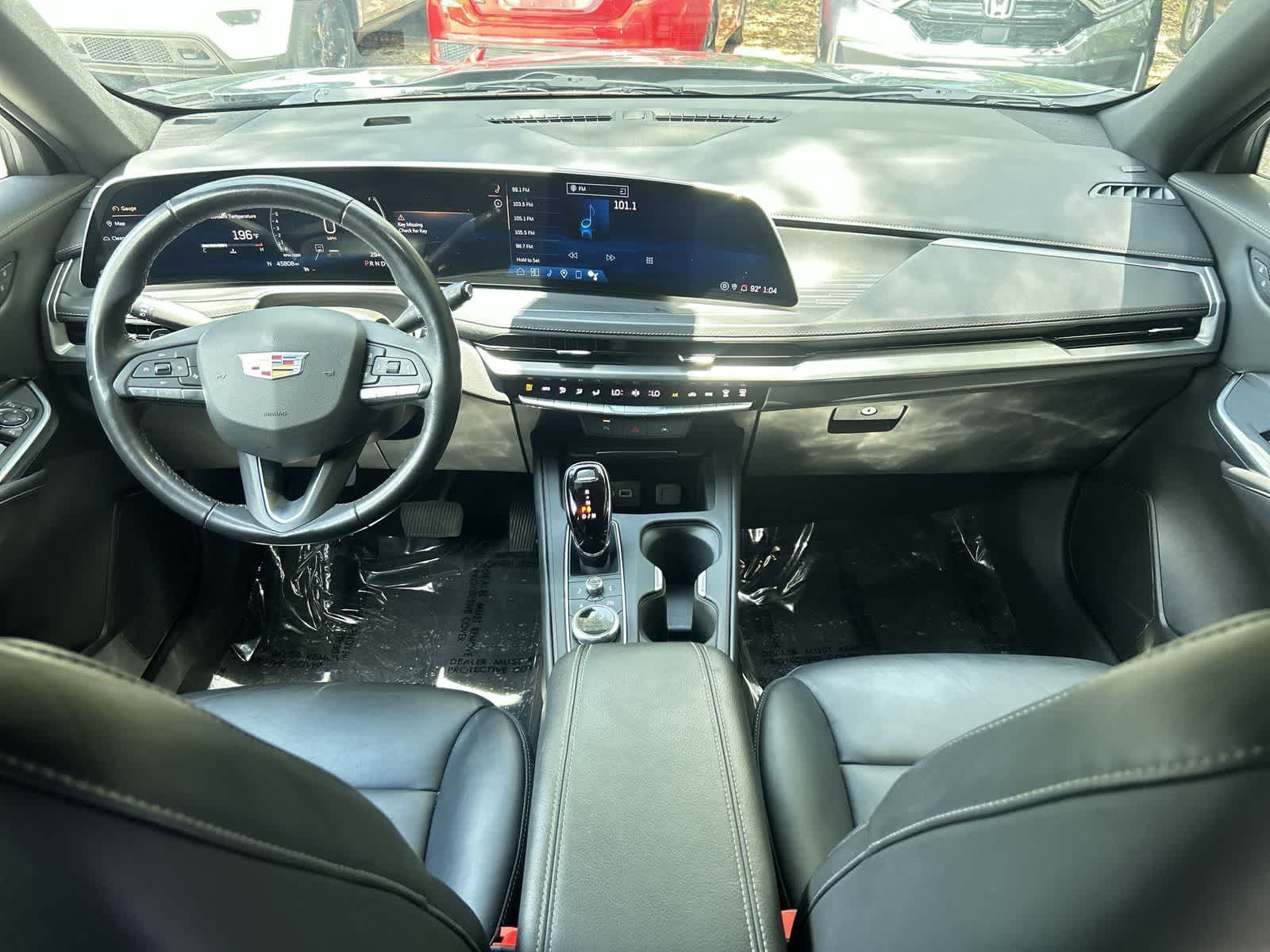 Thumbnail: 2024 Cadillac XT4 - 15