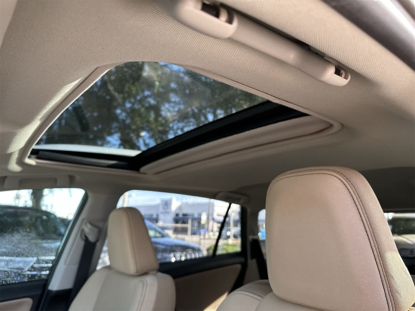 Thumbnail: 2015 Toyota RAV4 - 8