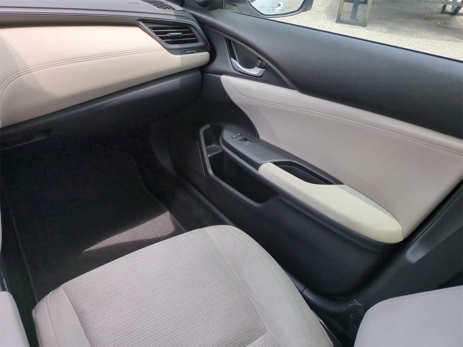 Thumbnail: 2019 Honda Insight - 16
