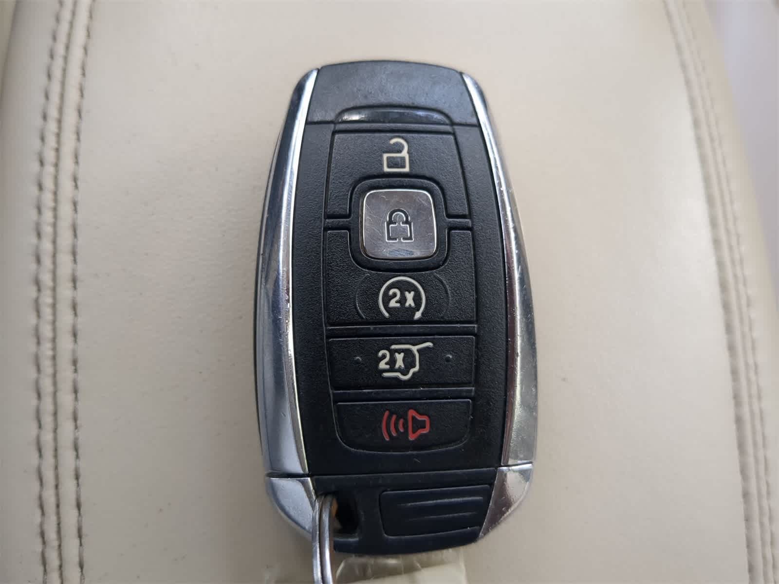 Thumbnail: 2019 Lincoln MKC - 25
