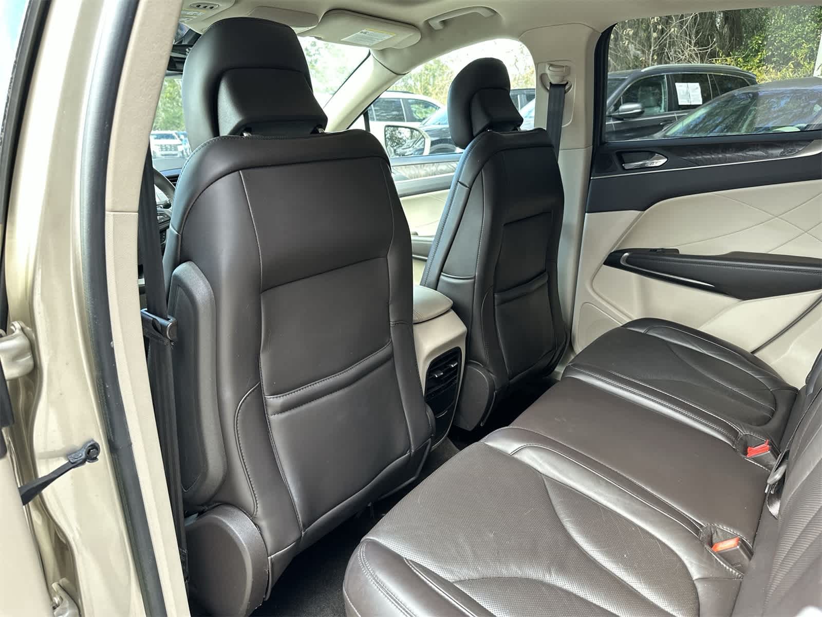 Thumbnail: 2017 Lincoln MKC - 11