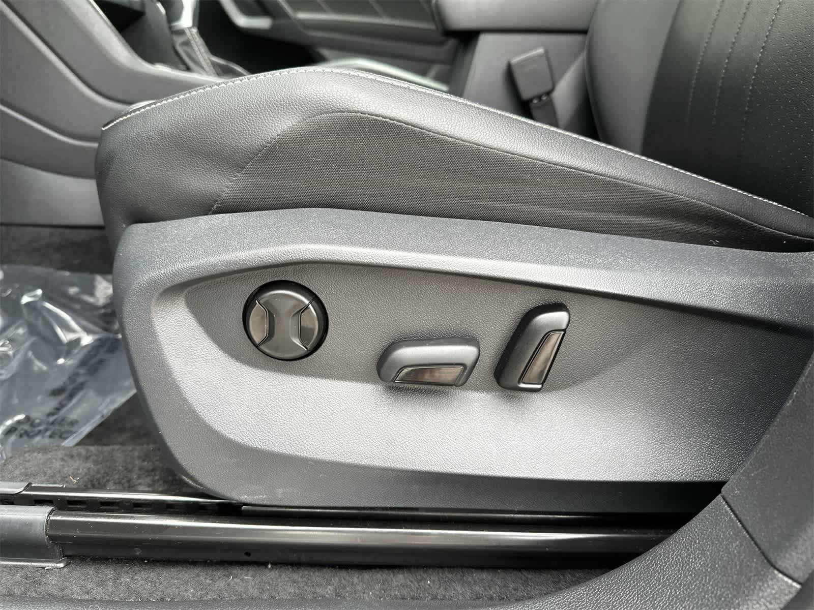 Thumbnail: 2024 Volkswagen Tiguan - 6