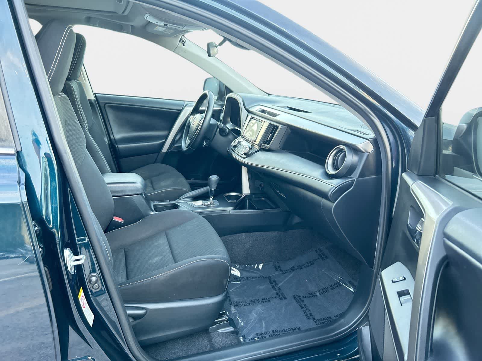 Thumbnail: 2018 Toyota RAV4 - 14