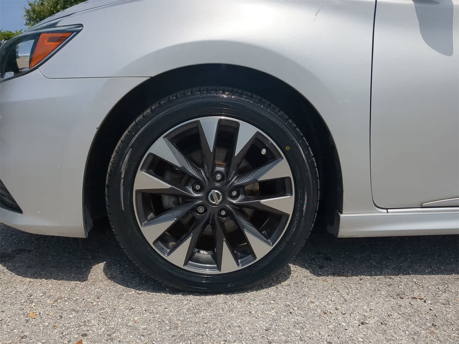 Thumbnail: 2018 Nissan Sentra - 12