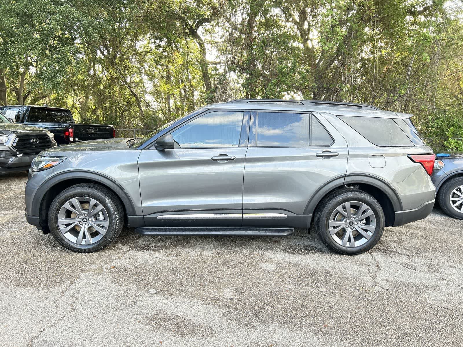 Thumbnail: 2025 Ford Explorer - 4