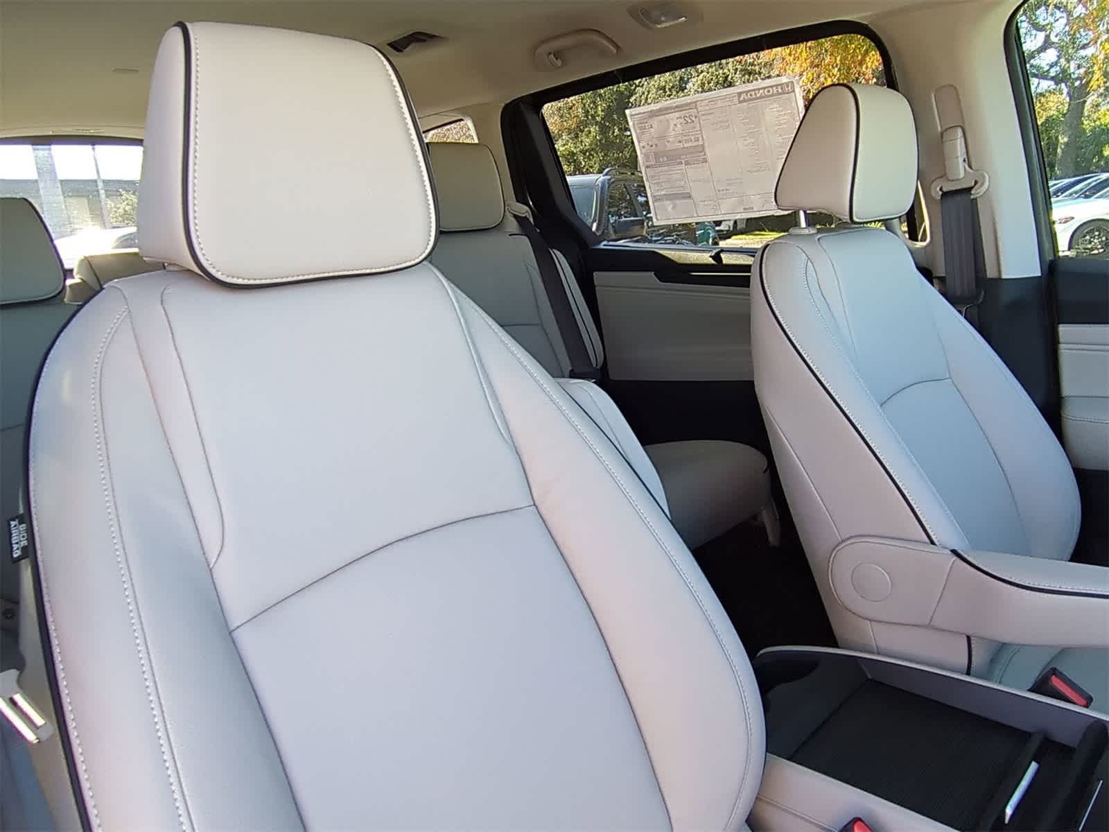Thumbnail: 2025 Honda Odyssey - 7