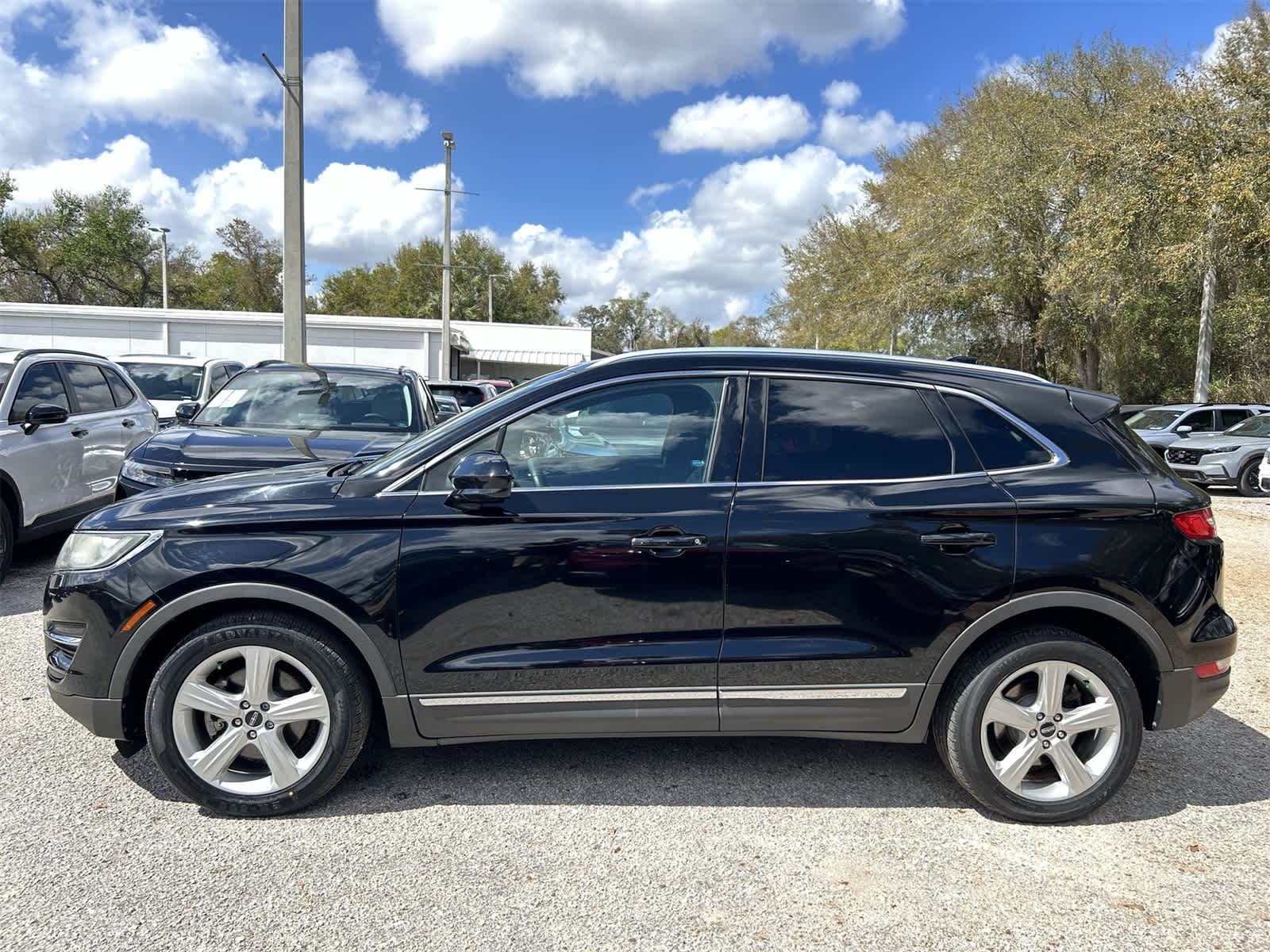 Thumbnail: 2017 Lincoln MKC - 6