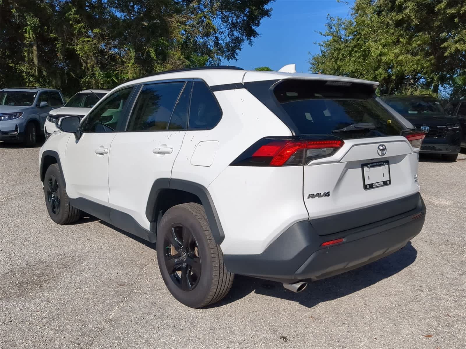 Thumbnail: 2021 Toyota RAV4 - 4