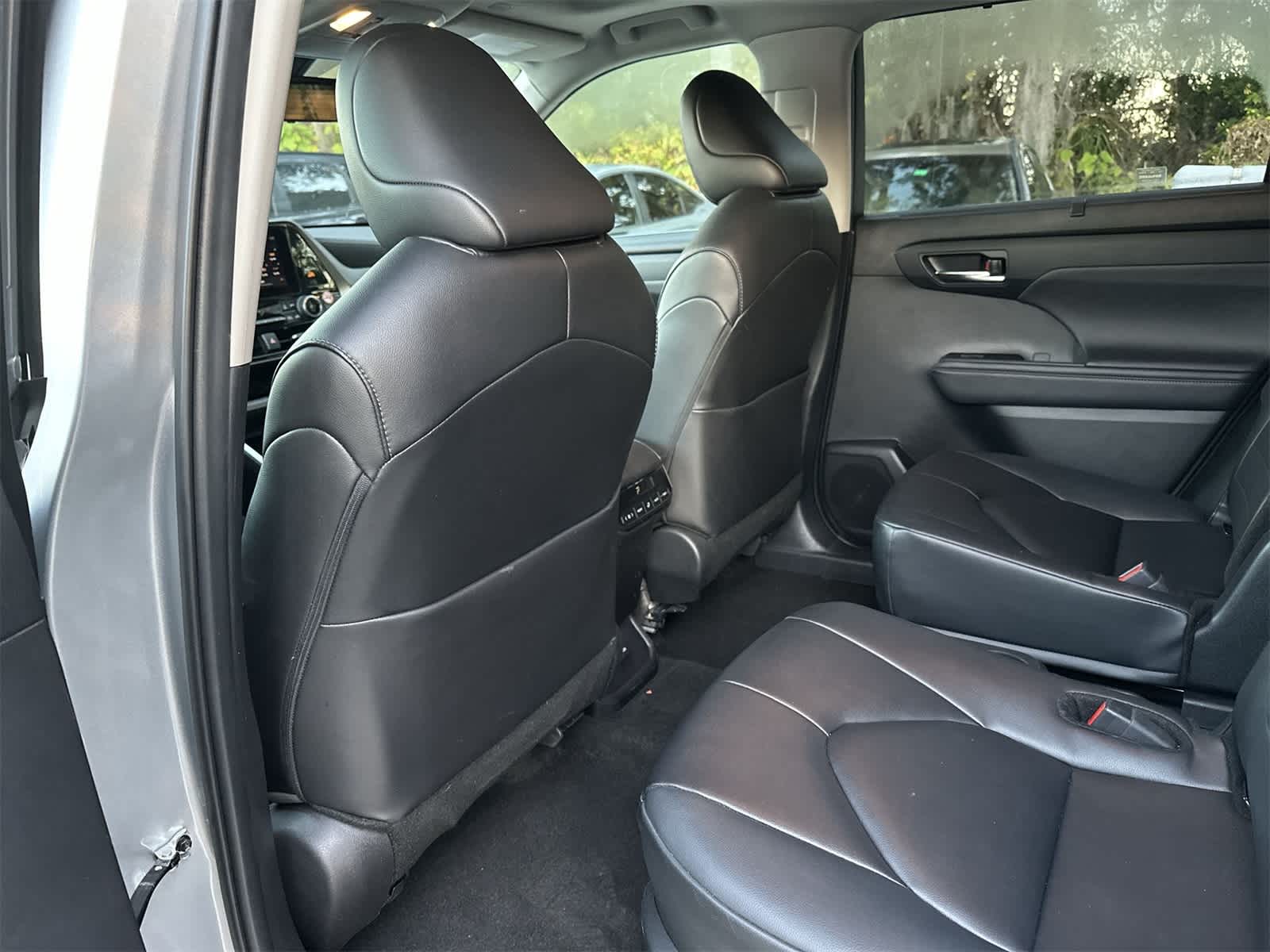 Thumbnail: 2024 Toyota Highlander - 12