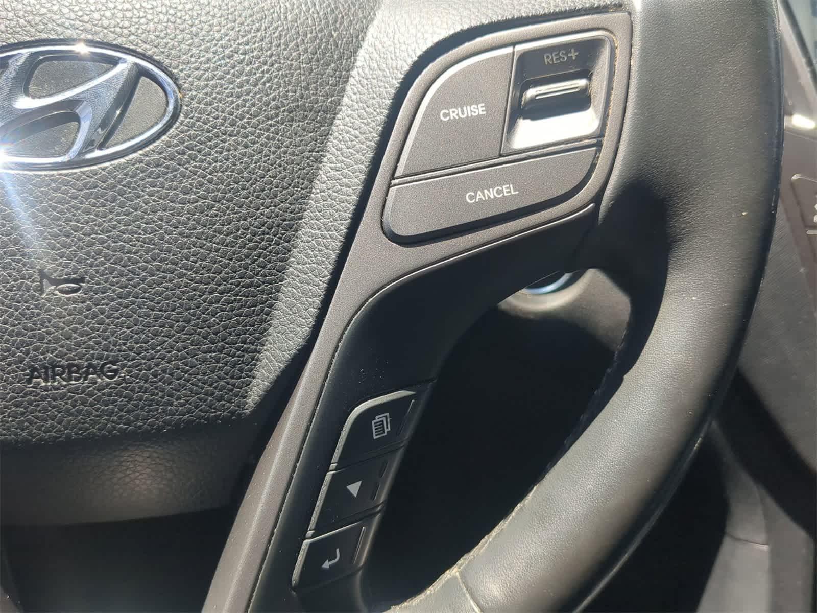 Thumbnail: 2018 Hyundai Santa Fe - 25