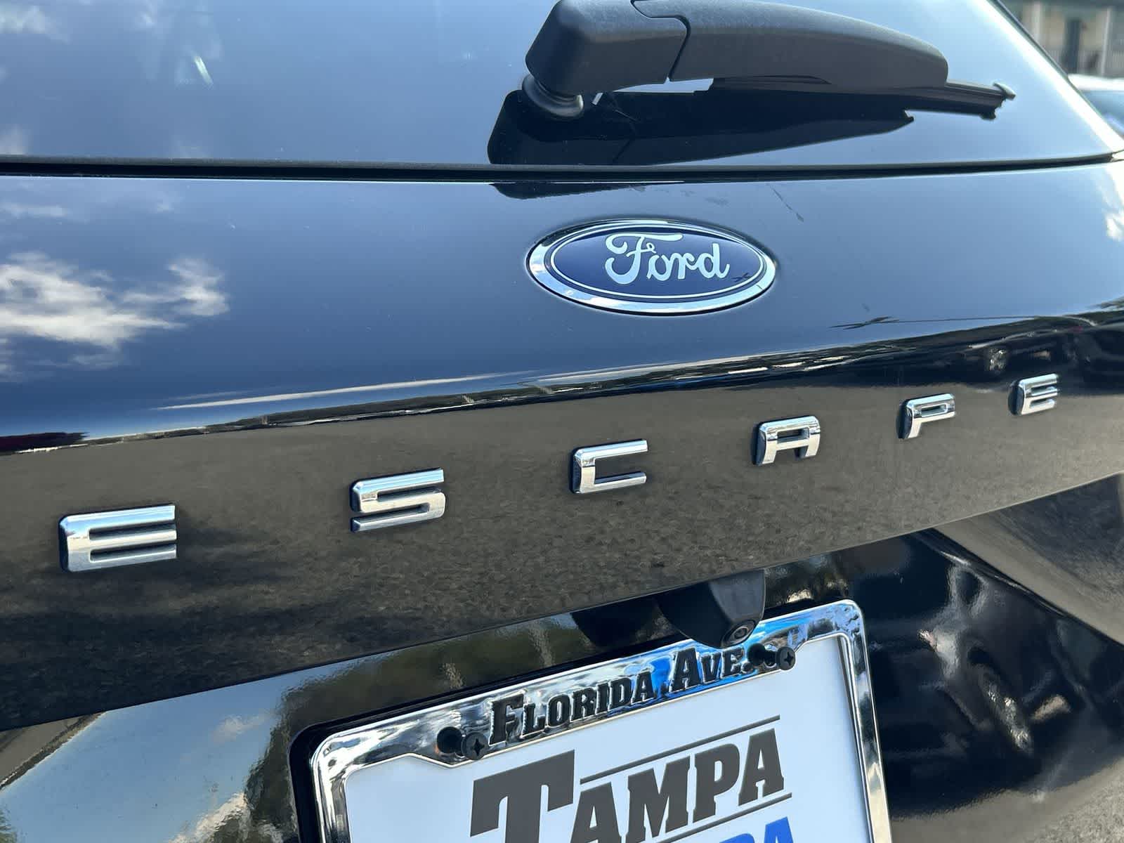 Thumbnail: 2023 Ford Escape - 7