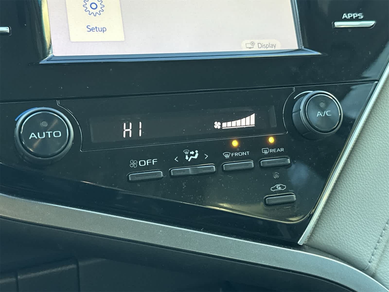 Thumbnail: 2018 Toyota Camry - 9