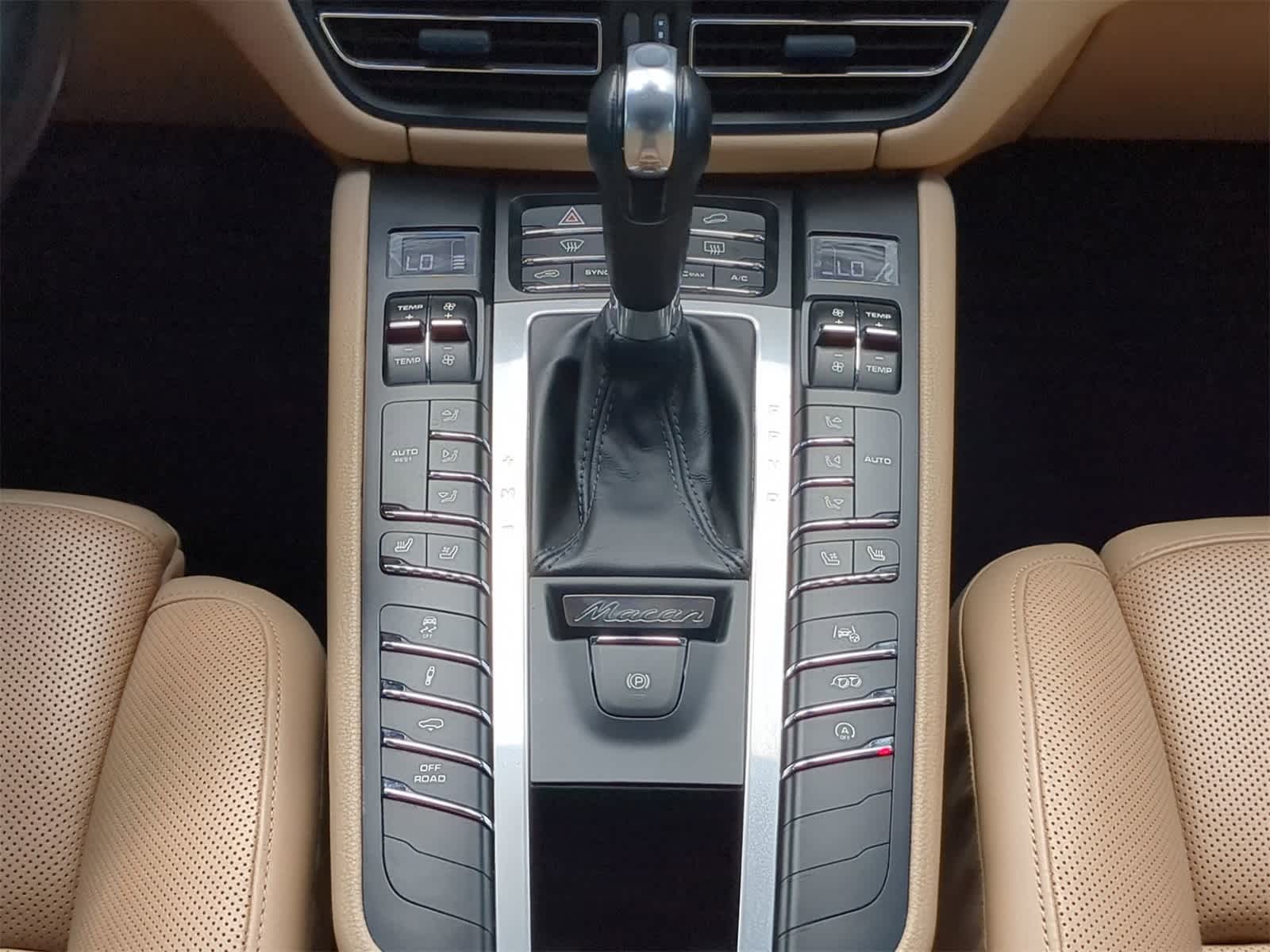 Thumbnail: 2020 Porsche Macan - 18