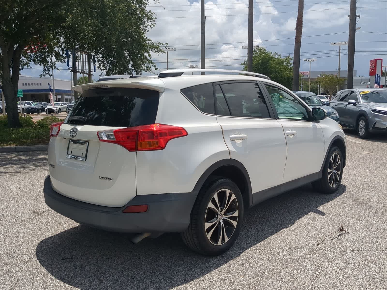 Thumbnail: 2015 Toyota RAV4 - 6