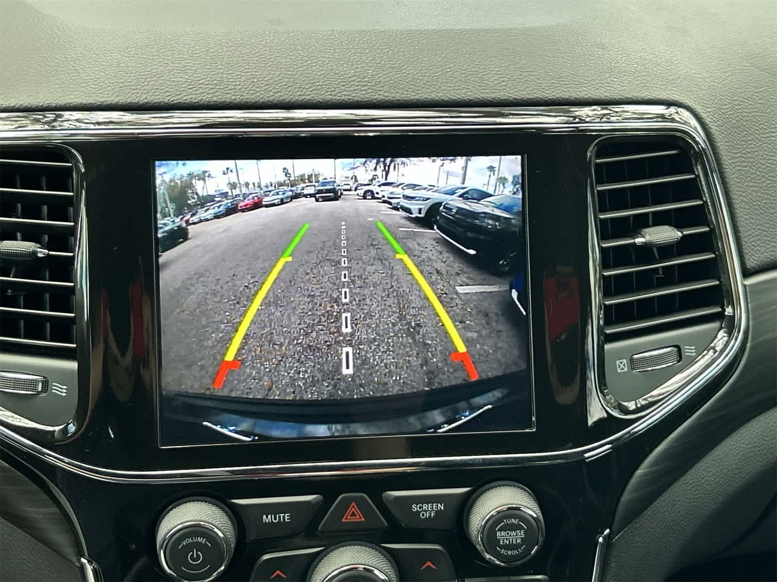 Thumbnail: 2021 Jeep Grand Cherokee - 21