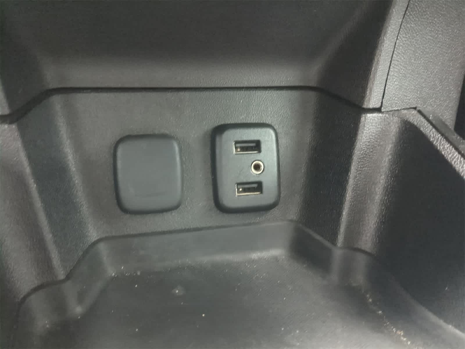 Thumbnail: 2017 Chevrolet Volt - 21