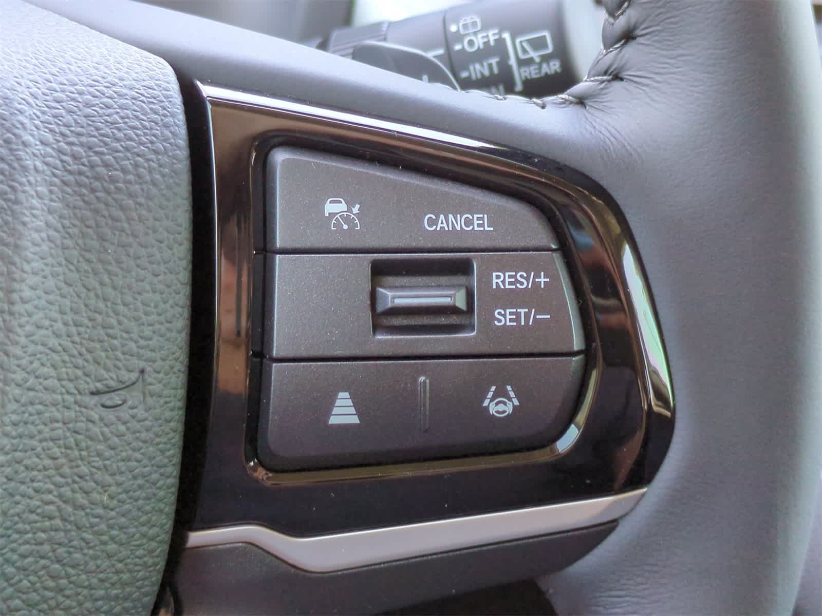 2025 Honda Odyssey Touring 25