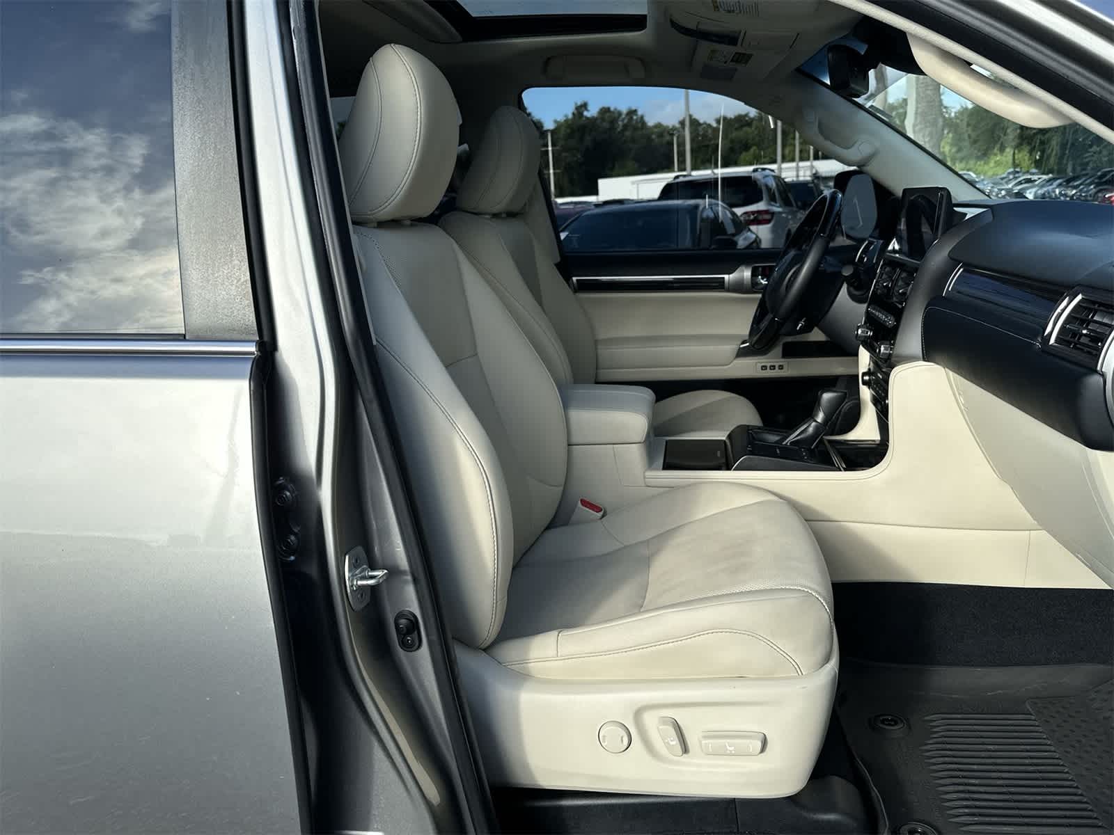 Thumbnail: 2023 Lexus GX - 20