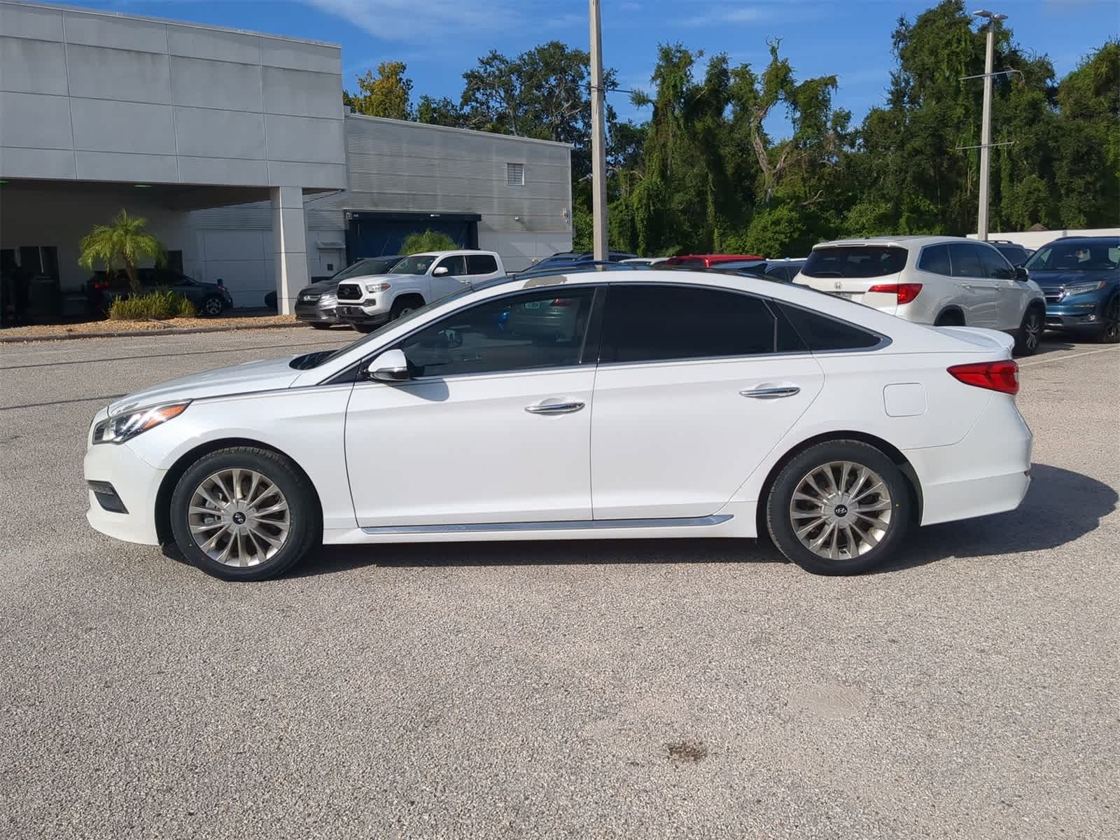 Thumbnail: 2015 Hyundai Sonata - 3