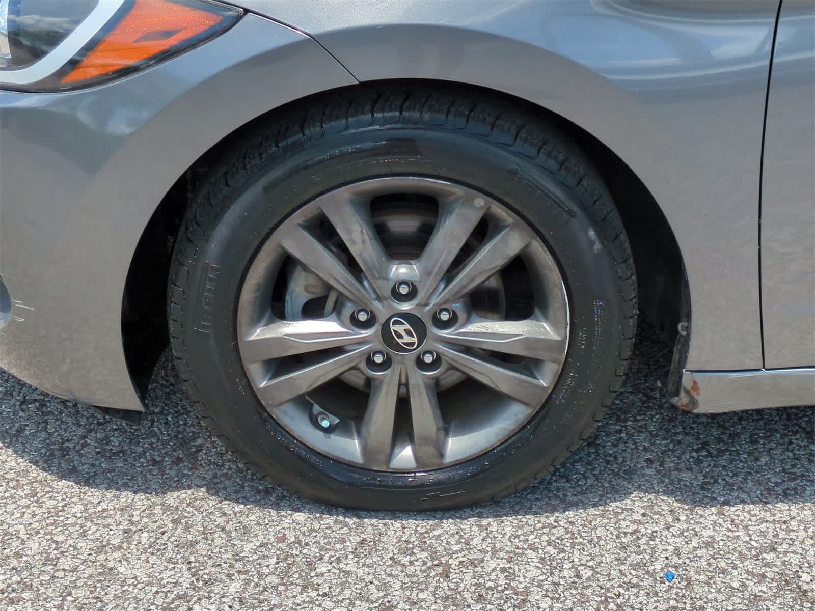 Thumbnail: 2018 Hyundai Elantra - 11