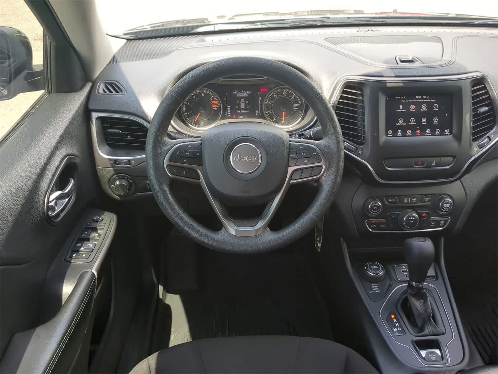 Thumbnail: 2021 Jeep Cherokee - 16