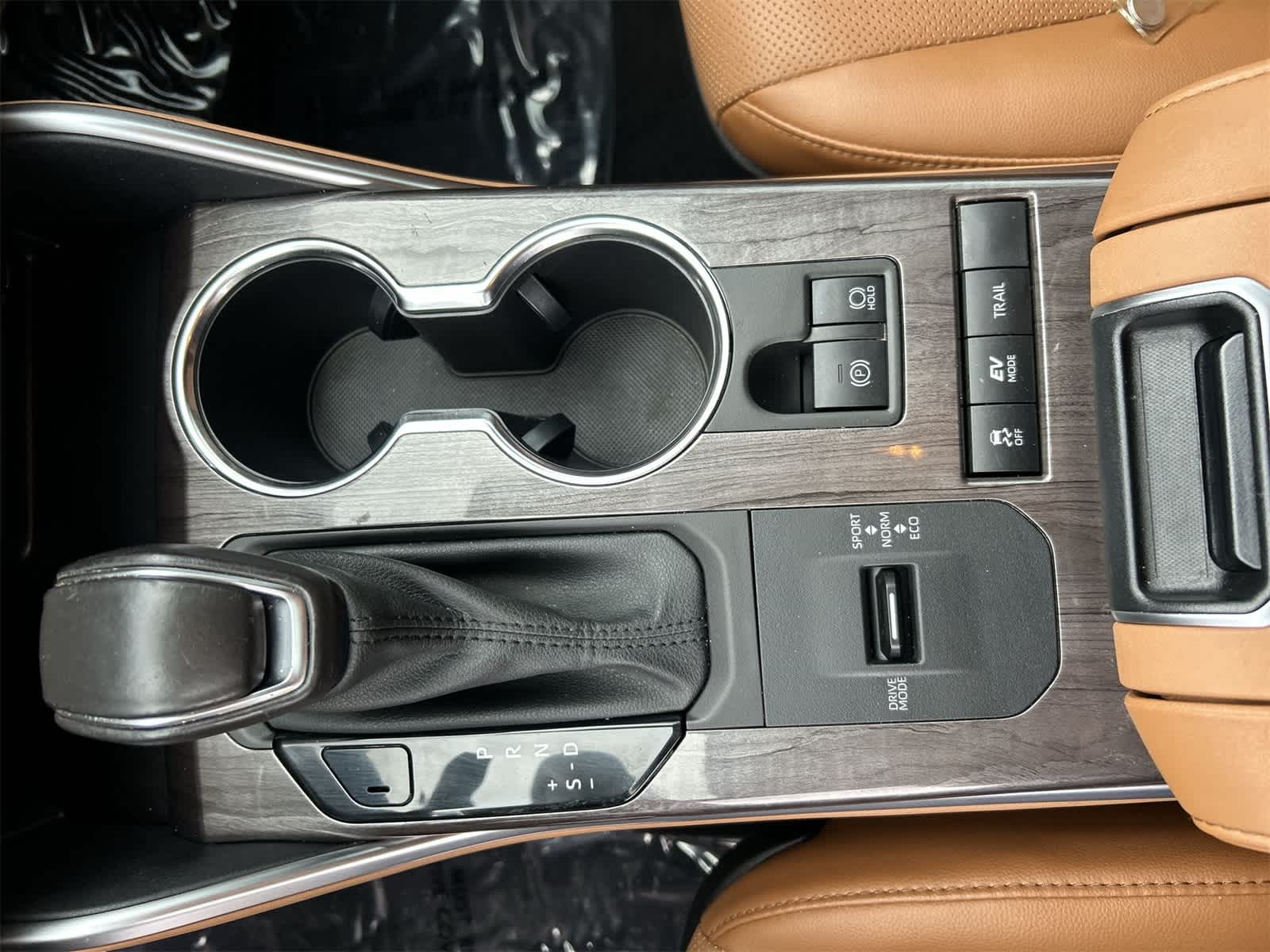 Thumbnail: 2021 Toyota Highlander - 17