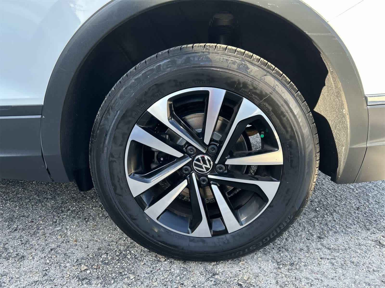 Thumbnail: 2024 Volkswagen Tiguan - 8