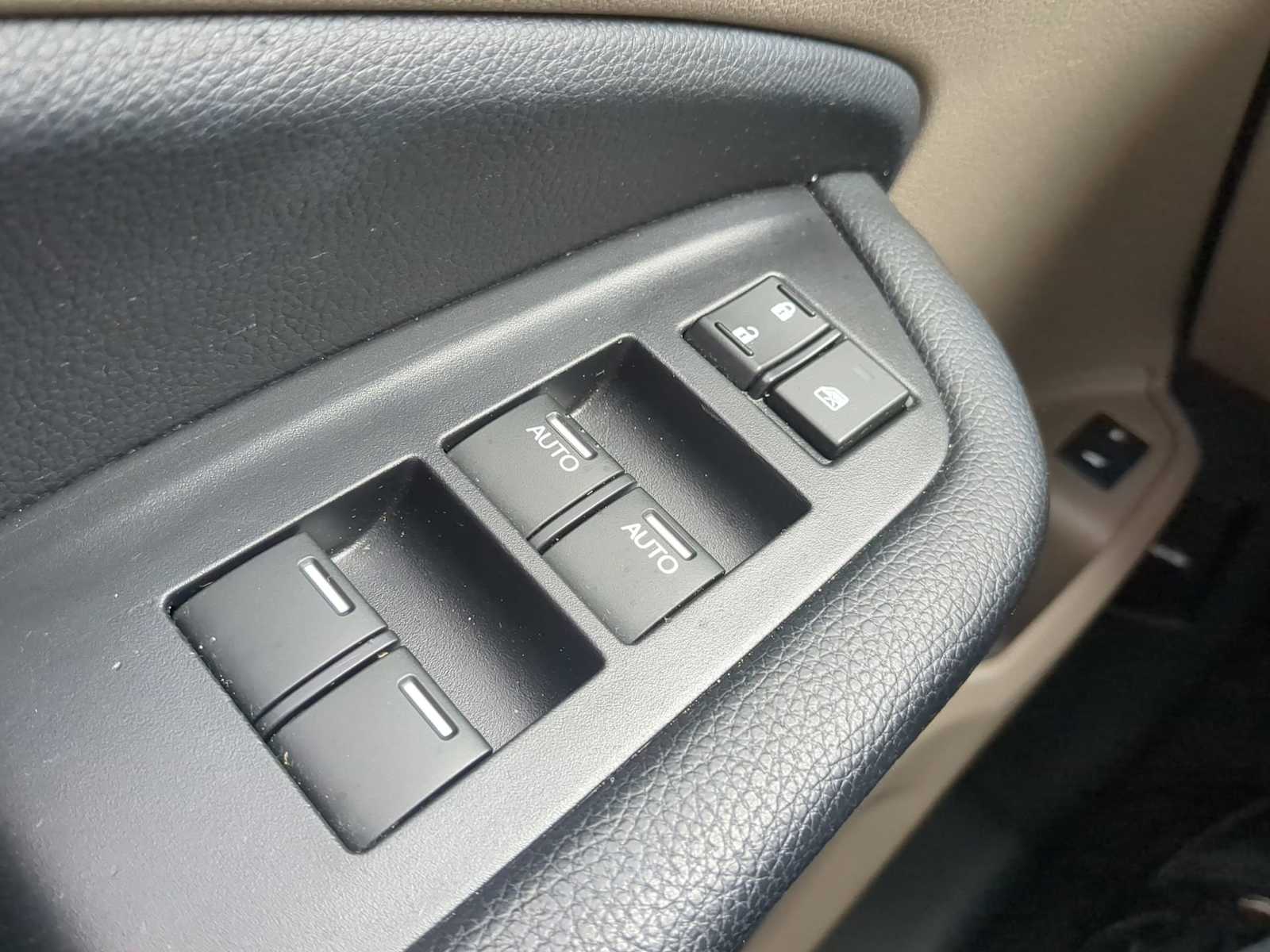 Thumbnail: 2019 Honda Pilot - 24
