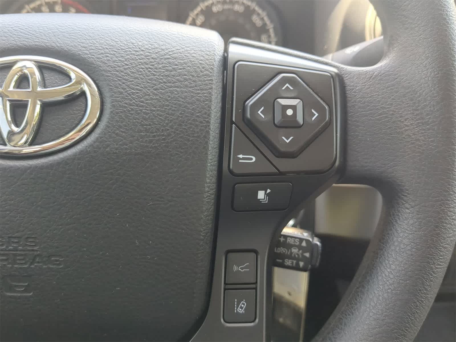 Thumbnail: 2022 Toyota Tacoma - 23