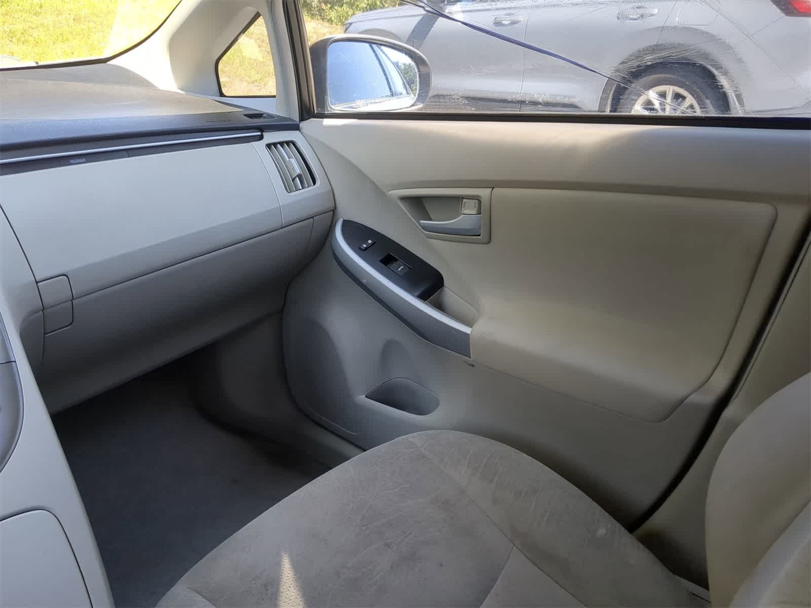 Thumbnail: 2011 Toyota Prius - 16