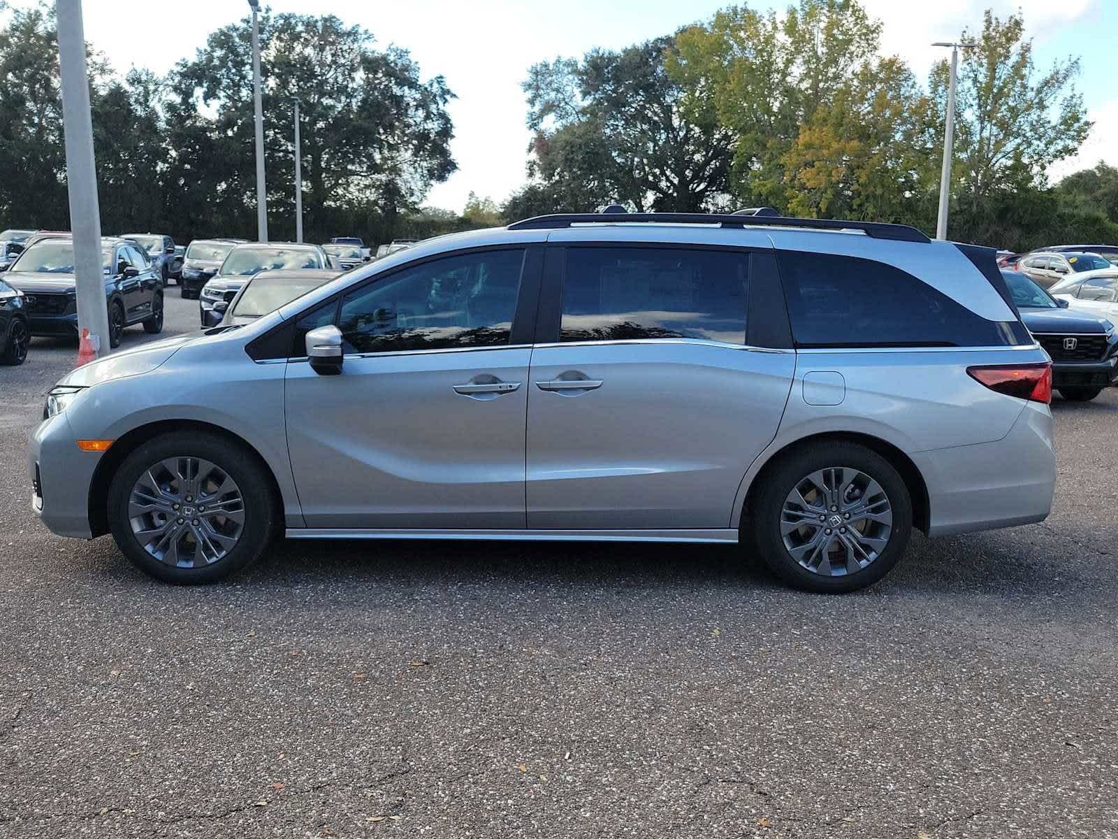 Thumbnail: 2025 Honda Odyssey - 3