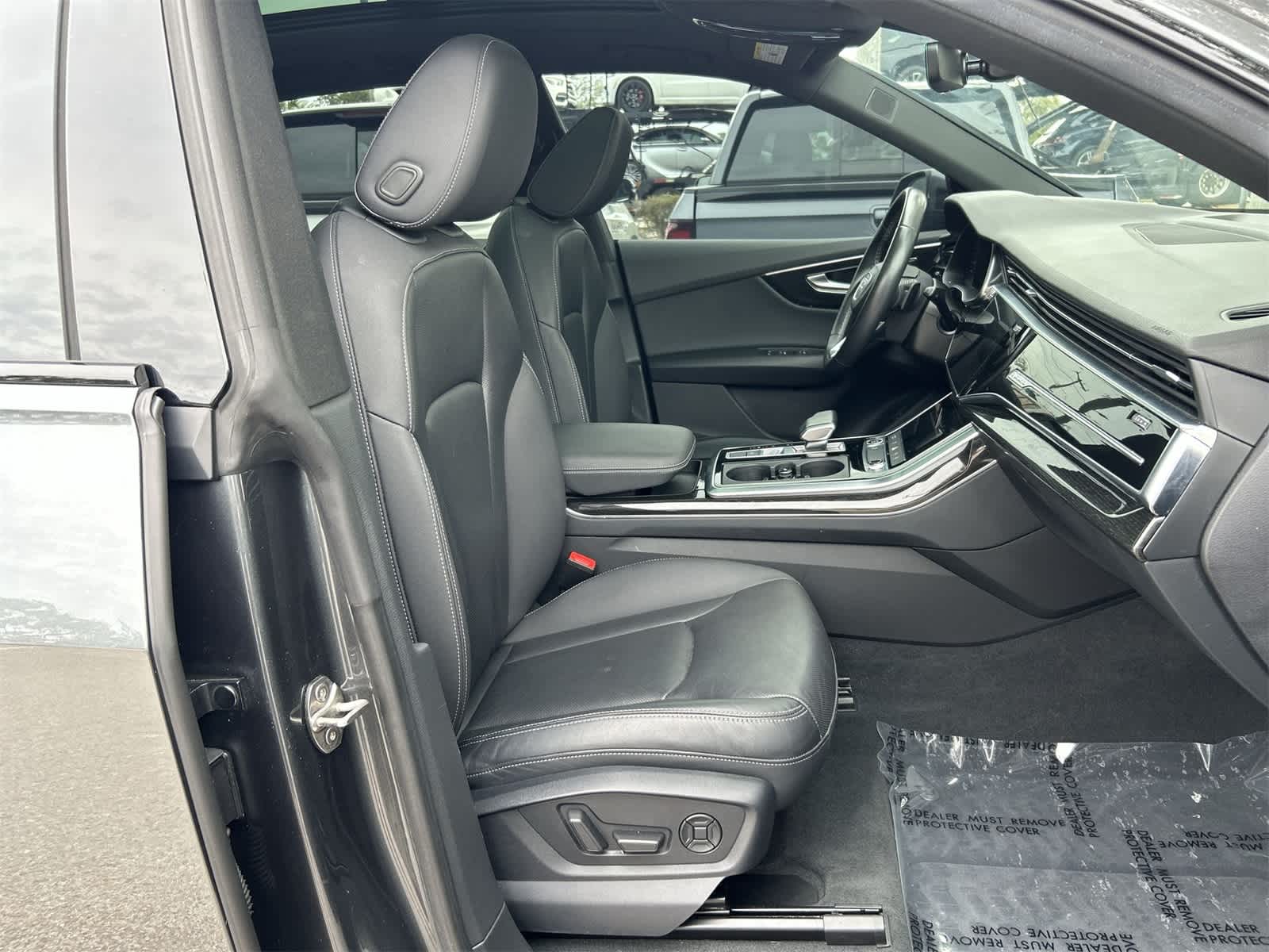 Thumbnail: 2021 Audi Q8 - 14