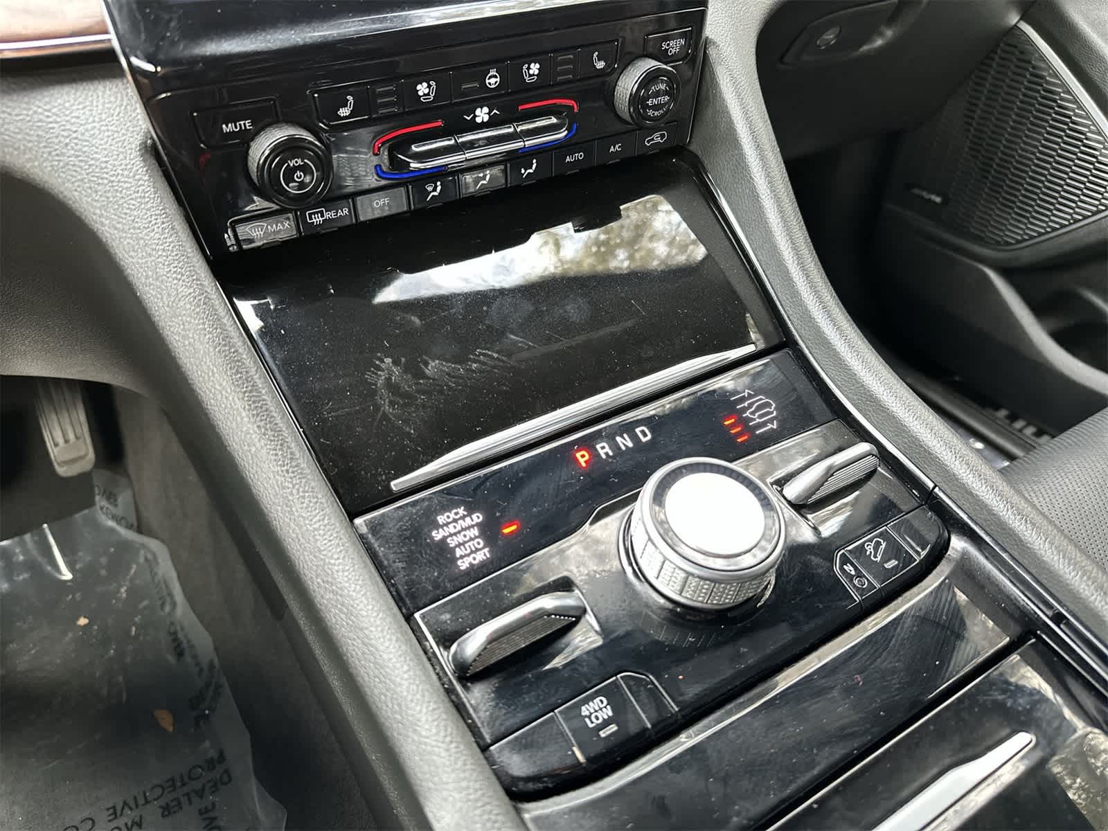 Thumbnail: 2023 Jeep Grand Cherokee - 16